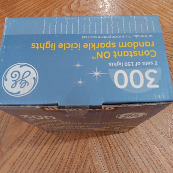 Kirkland Christmas lights 2 sets of 150 clear bulbs white wire - Picture 5 of 6